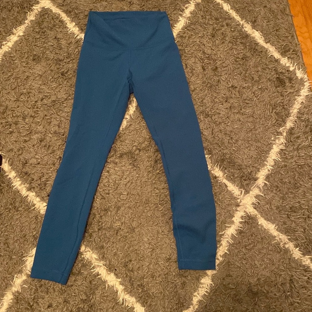 Blue Lululemon wunder train leggings. Size 4 No tags